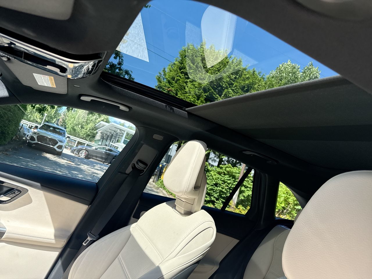 2026 Mercedes-Benz GLC300