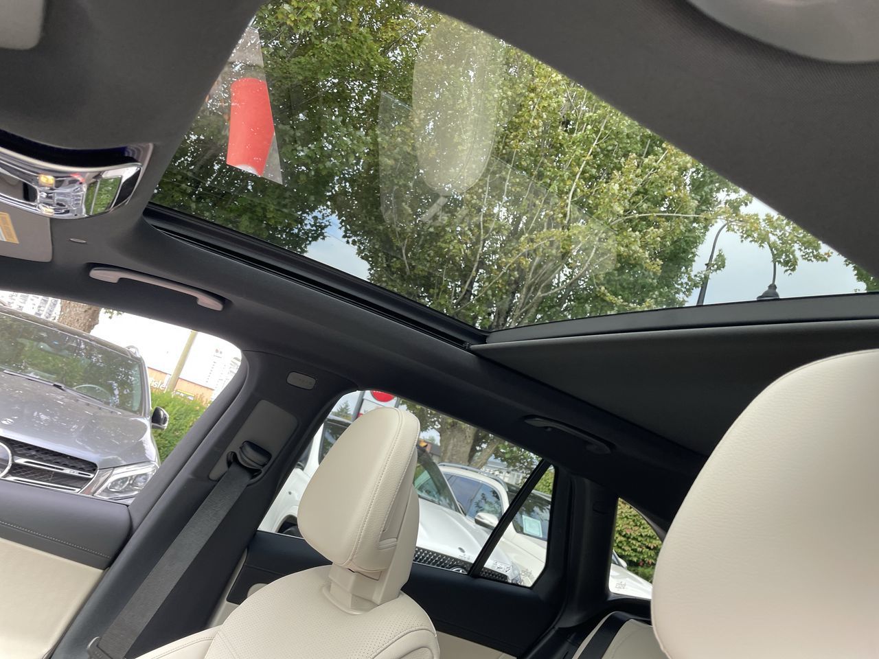 2026 Mercedes-Benz GLC300