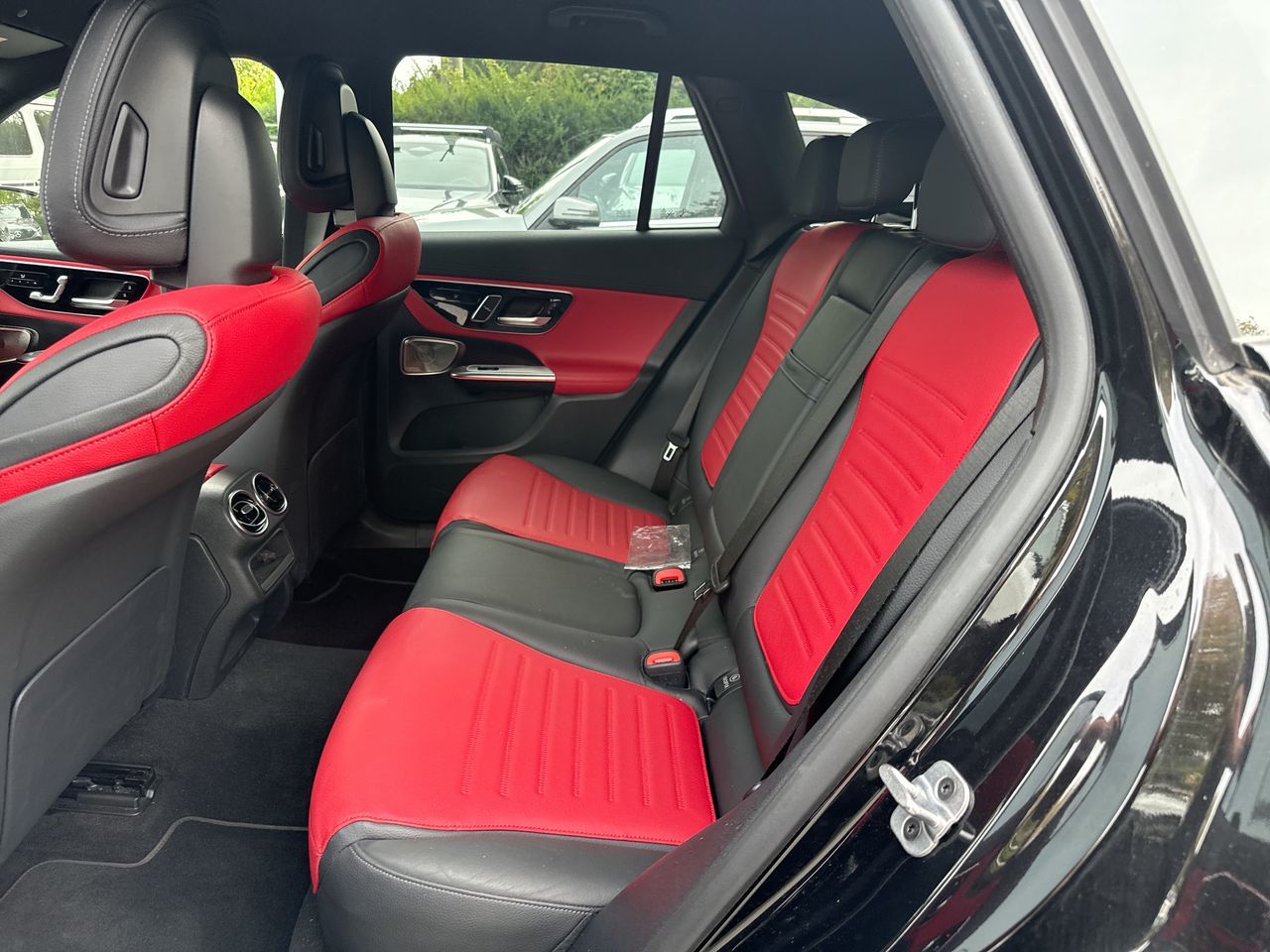 2026 Mercedes-Benz GLC300