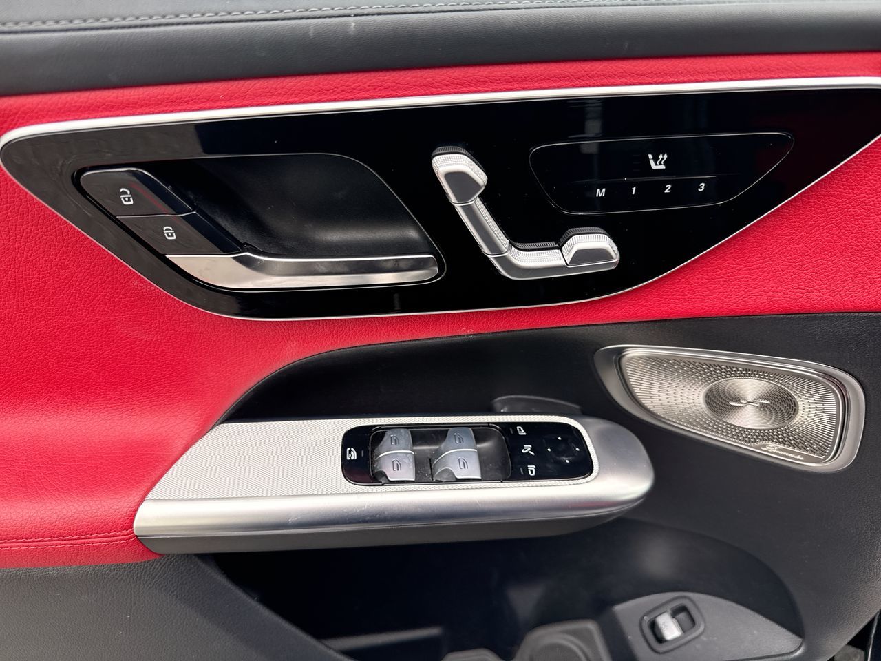 2026 Mercedes-Benz GLC300