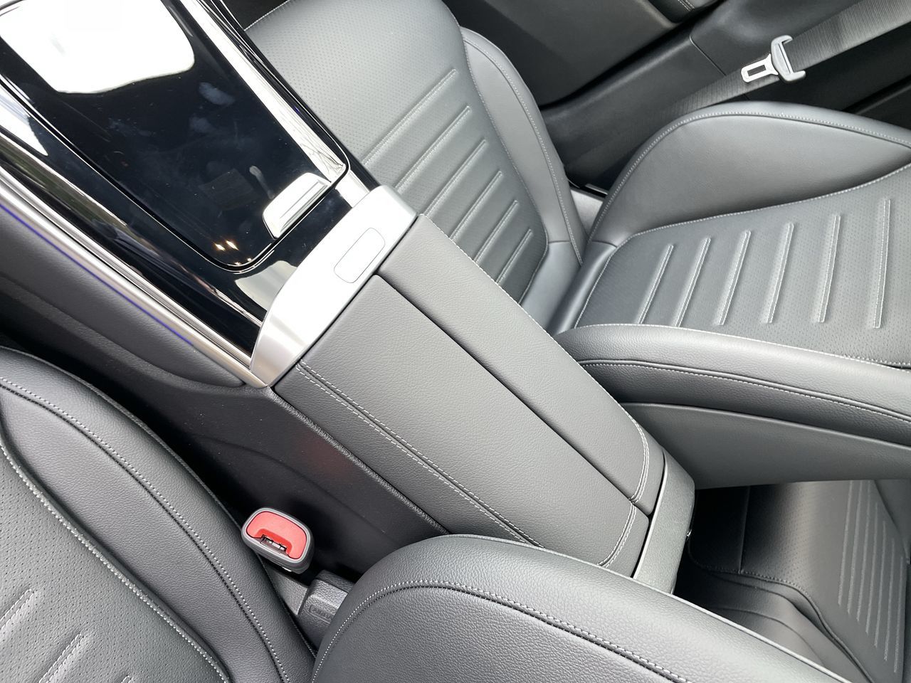 2025 Mercedes-Benz GLC350e in North Vancouver, British Columbia