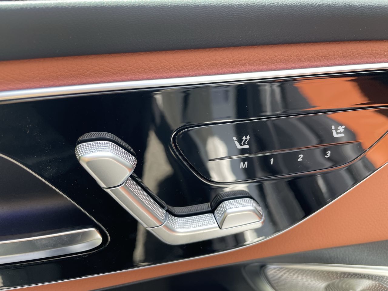 2025 Mercedes-Benz GLC Plug-in Hybrid in North Vancouver, British Columbia