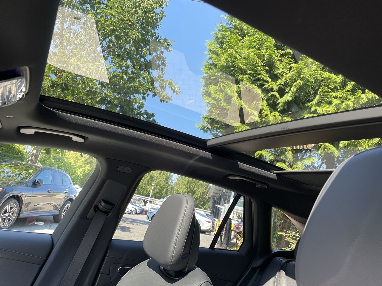 2025 Mercedes-Benz GLC Plug-in Hybrid in North Vancouver, British Columbia