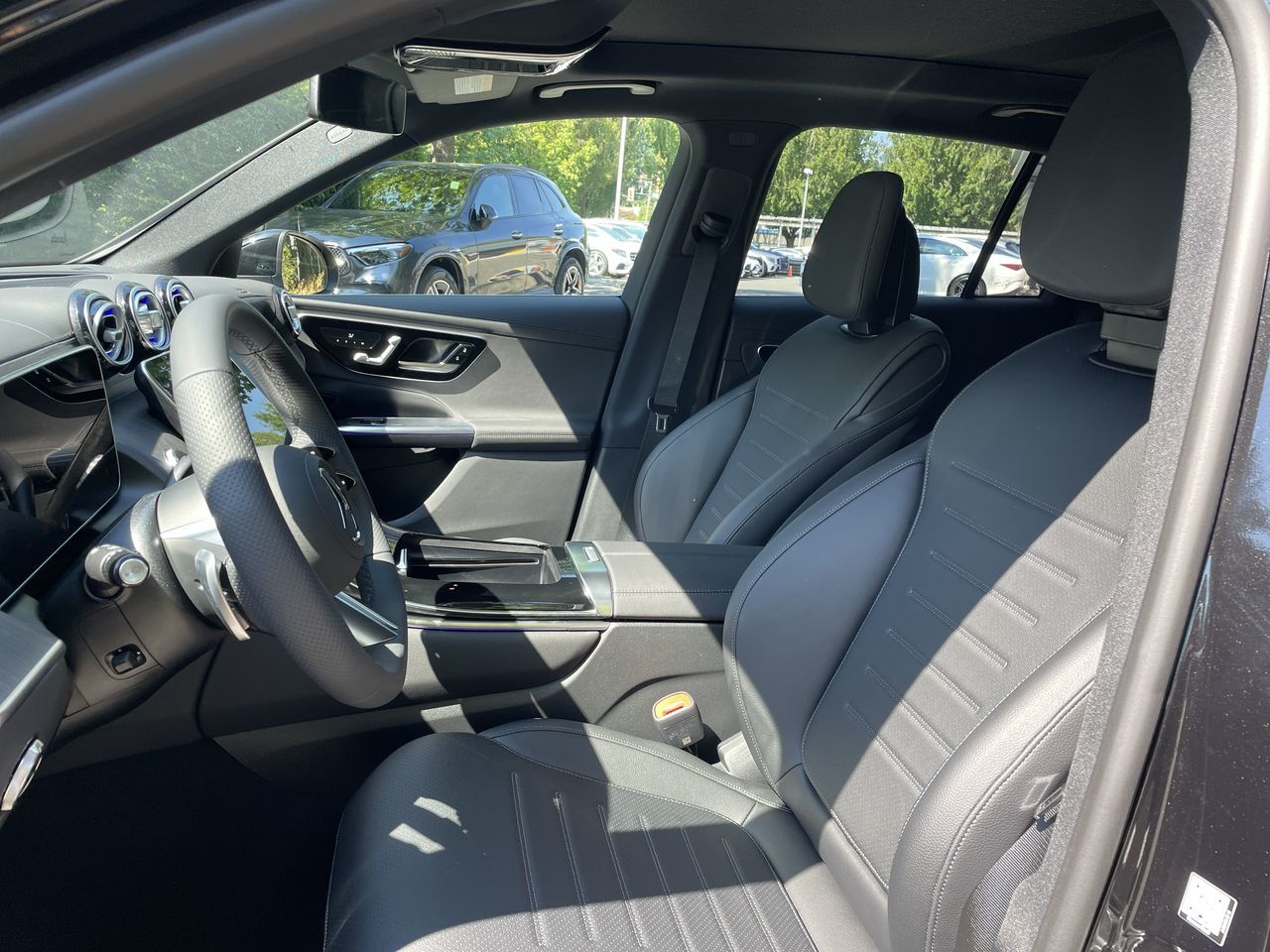 2025 Mercedes-Benz GLC Plug-in Hybrid in North Vancouver, British Columbia