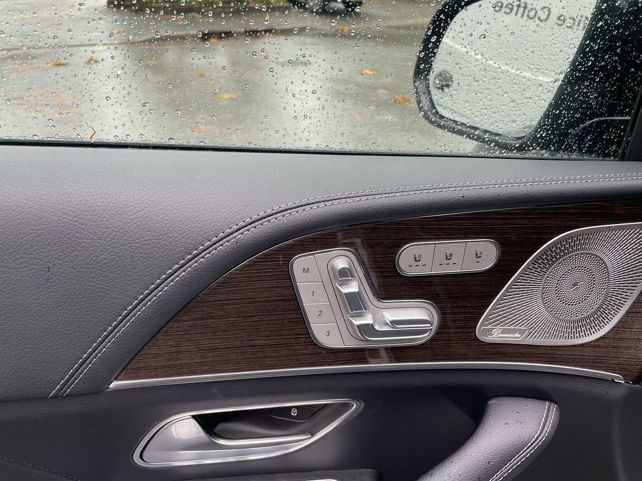 2025 Mercedes-Benz GLE Plug-in Hybrid in North Vancouver, British Columbia