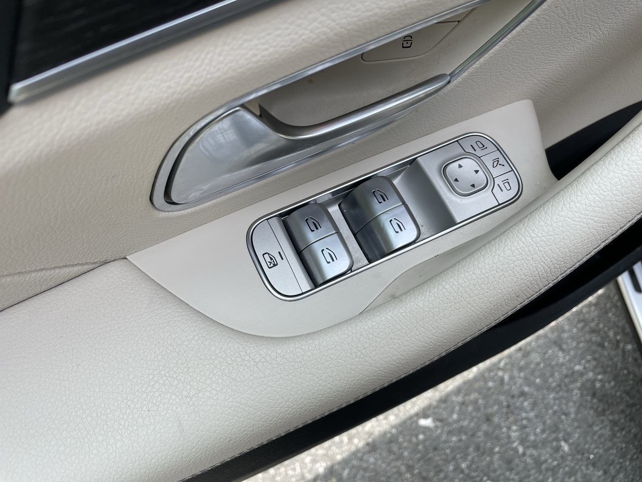 2022 Mercedes-Benz GLE450 in North Vancouver, British Columbia
