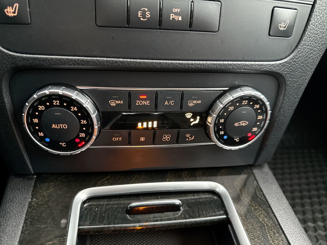 Mercedes-Benz GLK250  2014 à North Vancouver, Colombie-Britannique