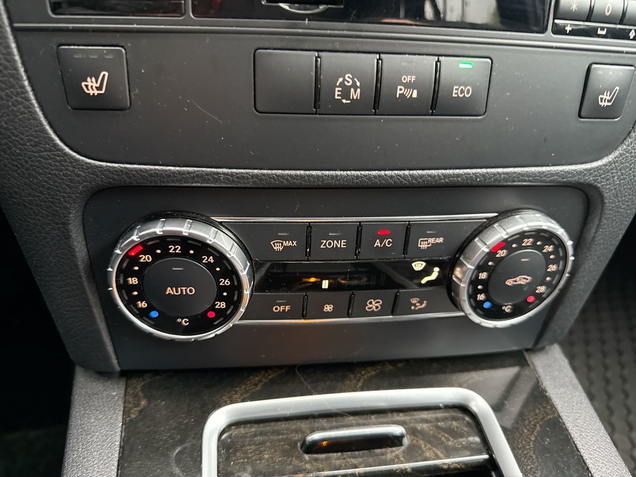 2014 Mercedes-Benz GLK350 in North Vancouver, British Columbia