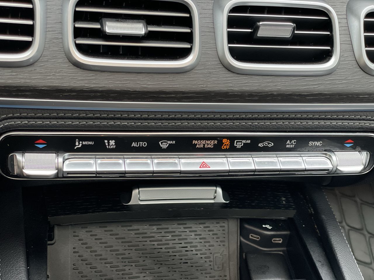 2024 Mercedes-Benz GLS450 in North Vancouver, British Columbia