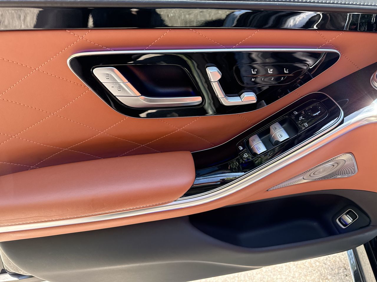 2022  S580