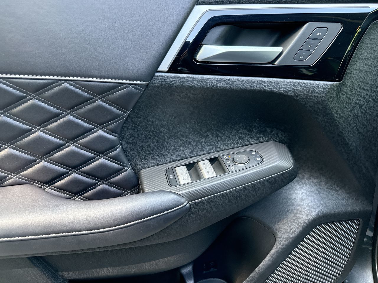2024  Outlander Plug-In Hybrid