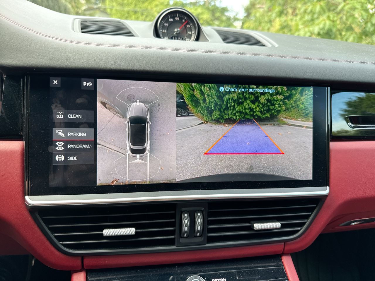 2020  Cayenne