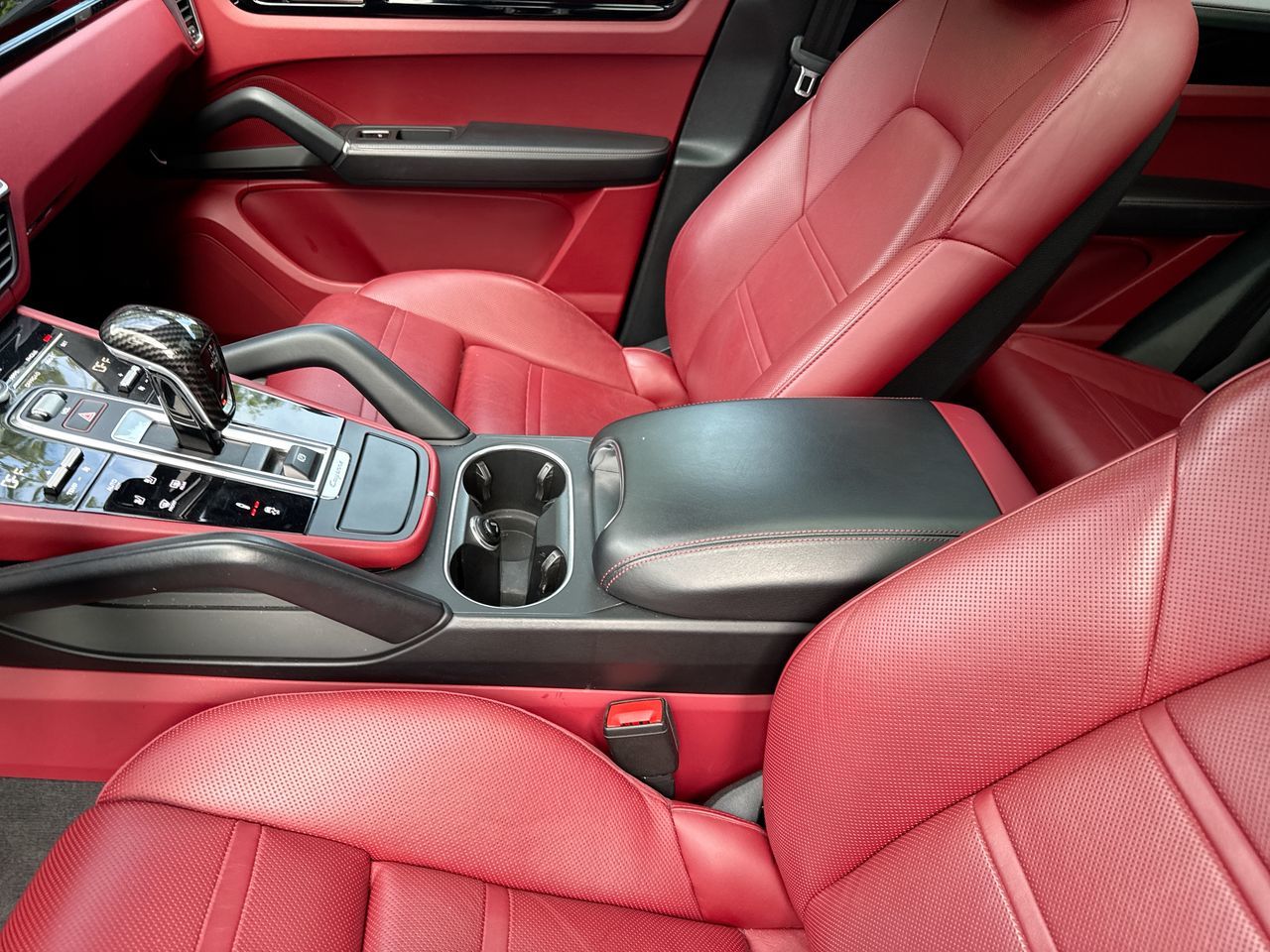 2020  Cayenne