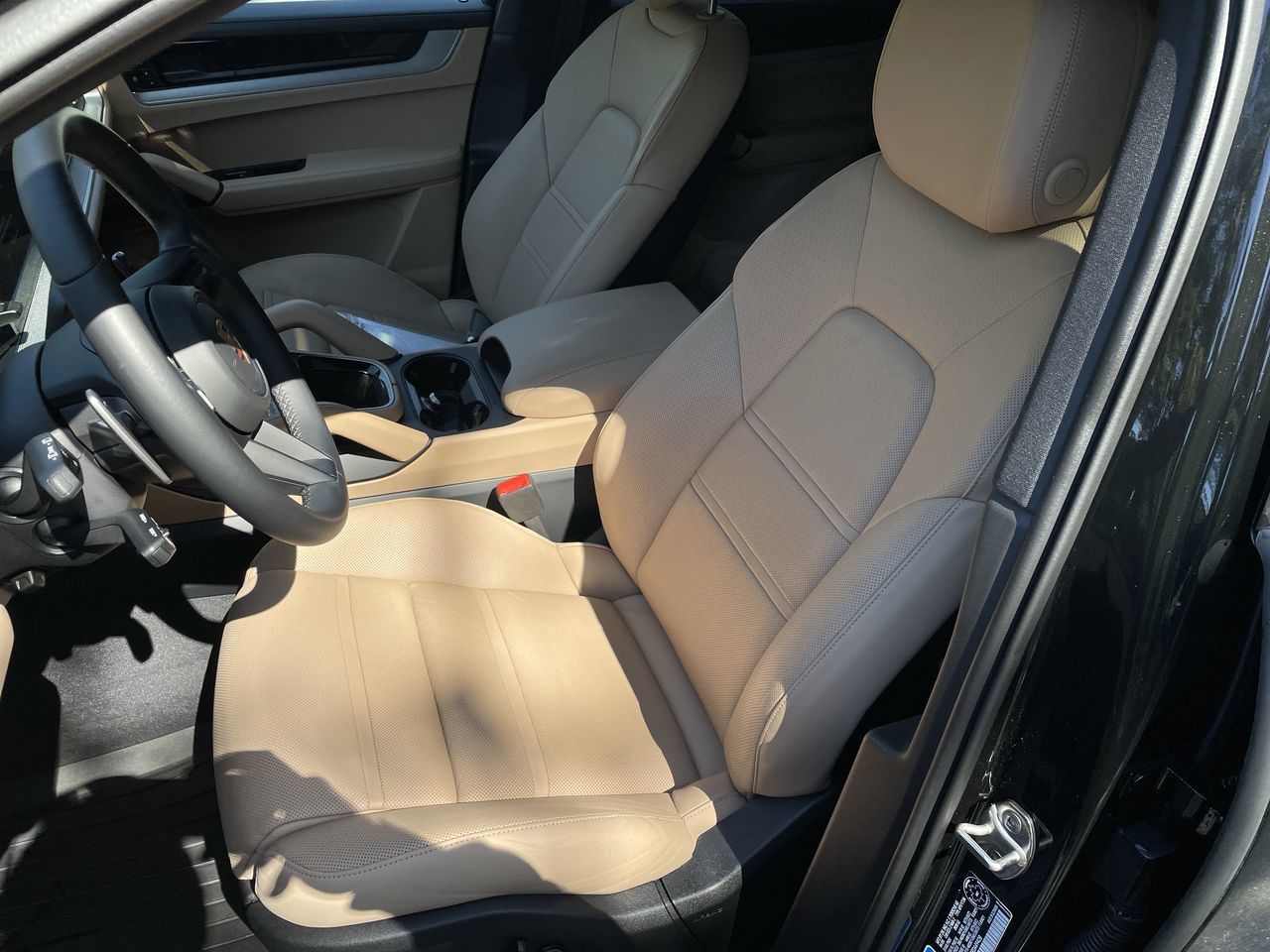 2024 Porsche Cayenne in North Vancouver, British Columbia