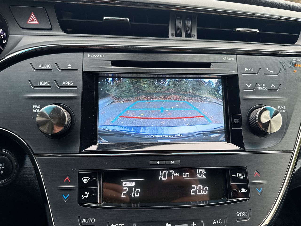 2017 Toyota Avalon in North Vancouver, British Columbia