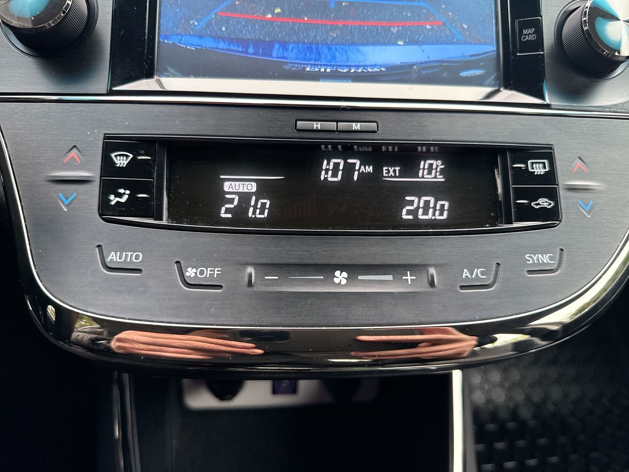 2017 Toyota Avalon in North Vancouver, British Columbia