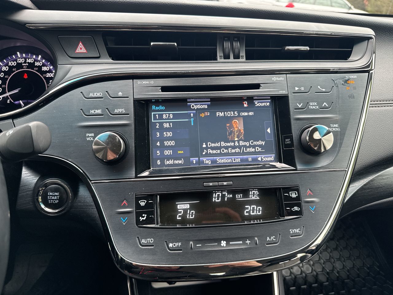 2017 Toyota Avalon in North Vancouver, British Columbia