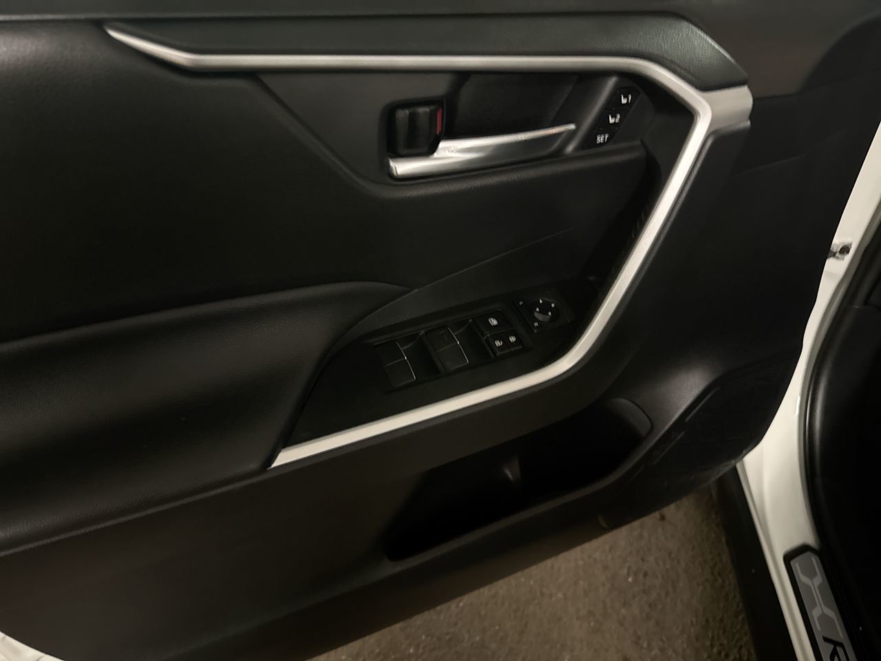 2020  RAV4