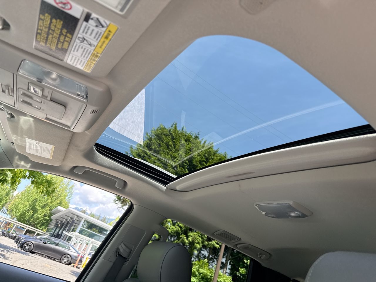 2022  Sequoia