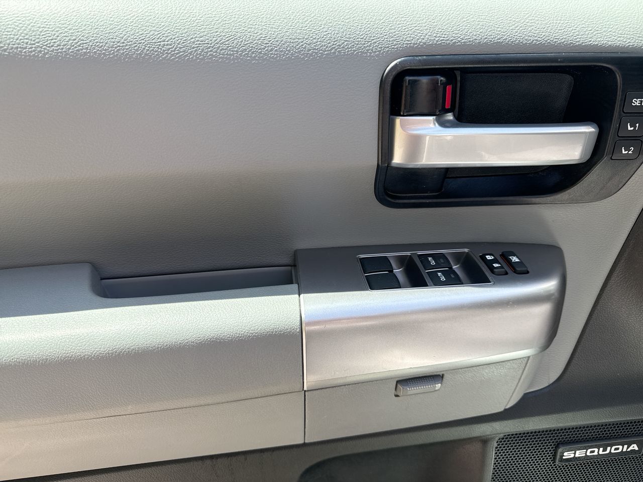 2022  Sequoia