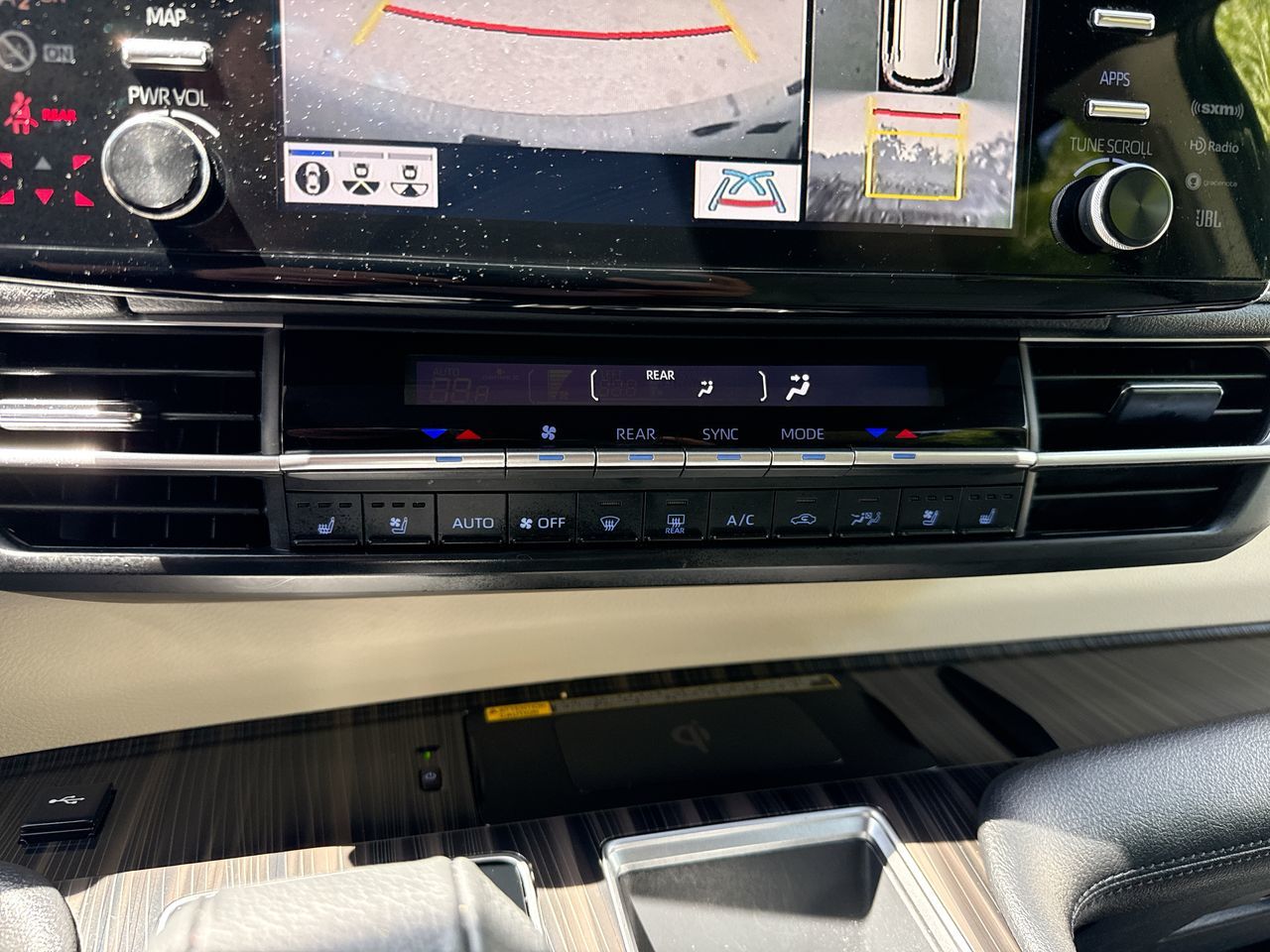 2022 Toyota Sienna Hybrid