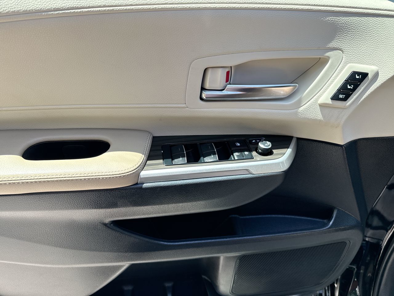 2022 Toyota Sienna Hybrid