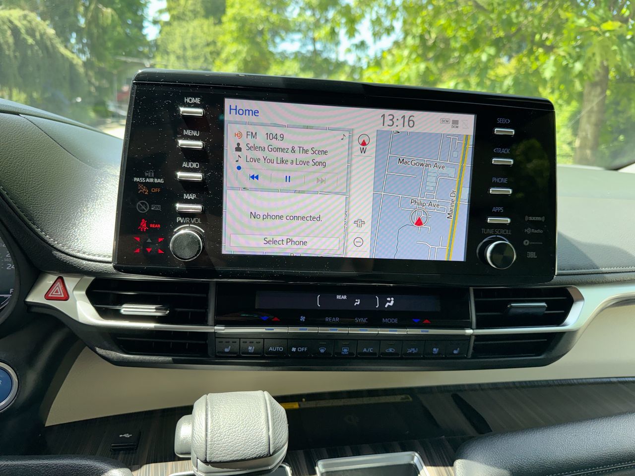 2022 Toyota Sienna Hybrid