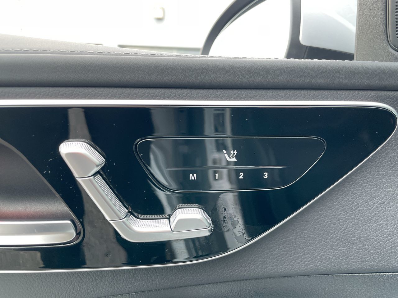 2022 Mercedes-Benz C300