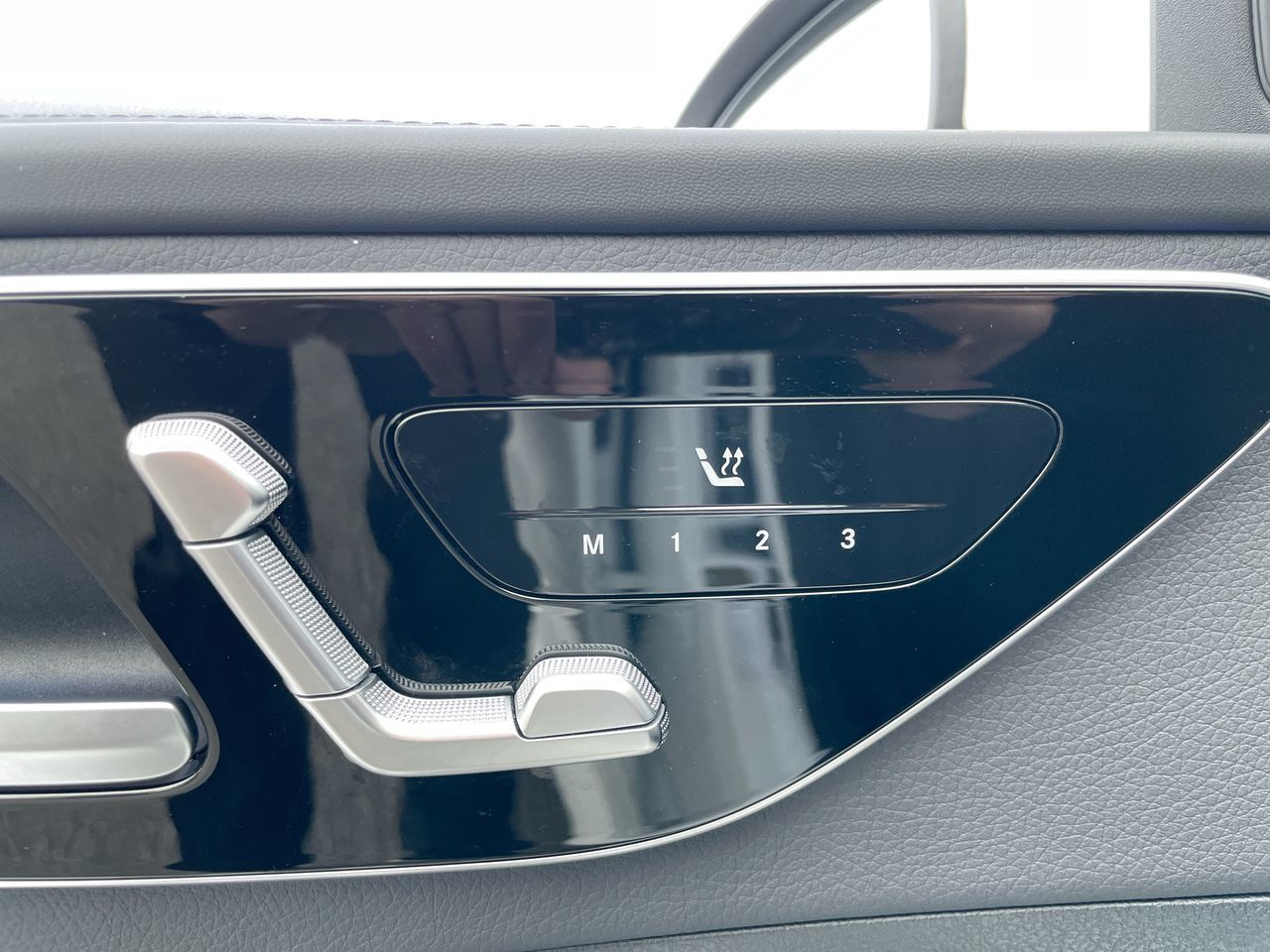 2023 Mercedes-Benz C300