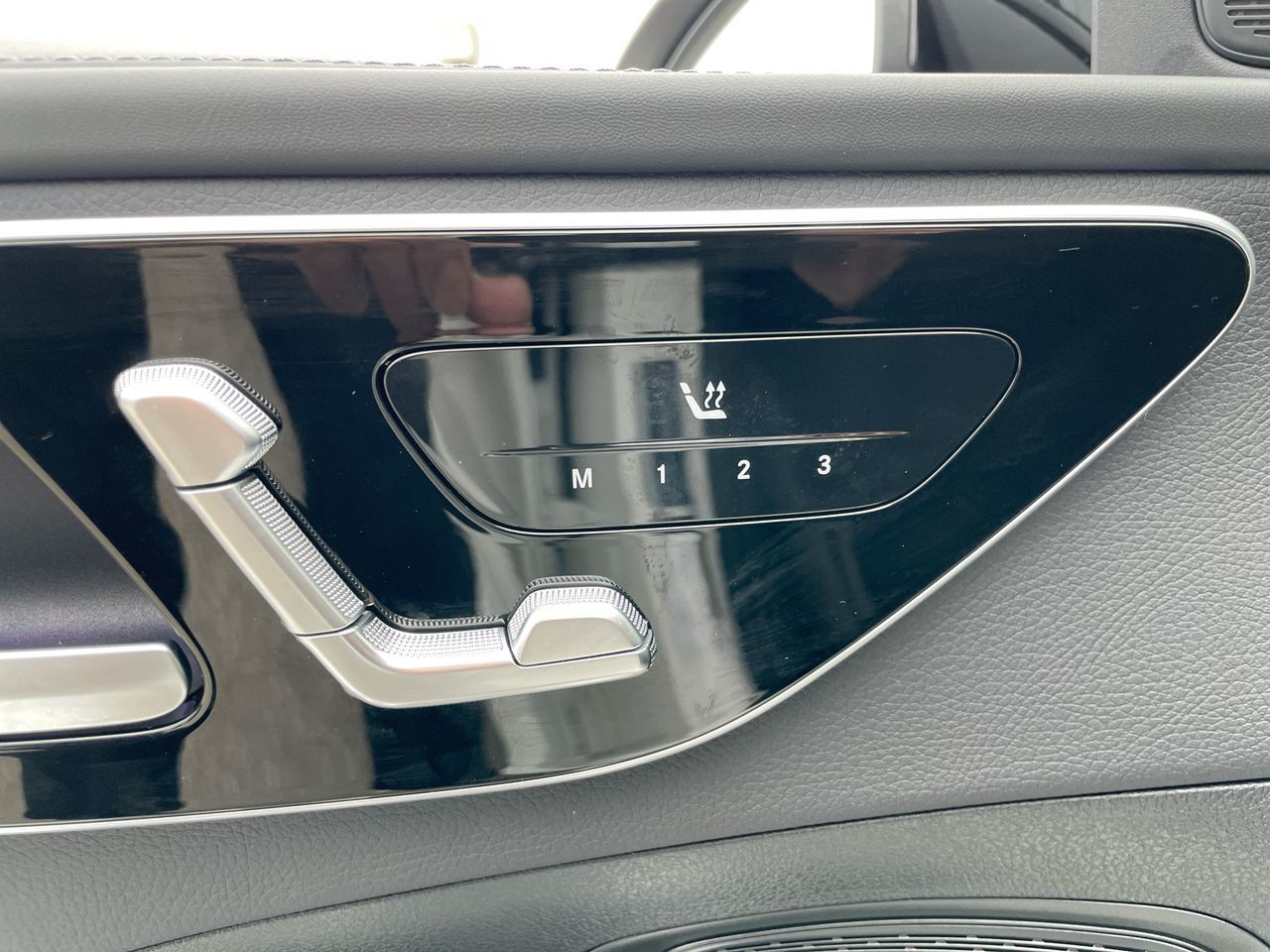 2023 Mercedes-Benz C300