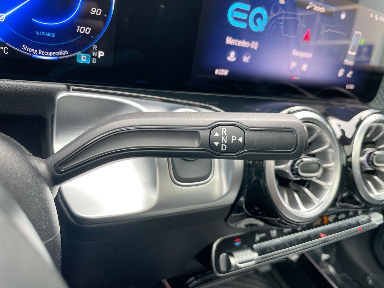 2024 Mercedes-Benz EQB300