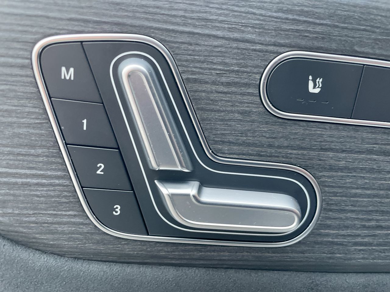 2024 Mercedes-Benz EQB300