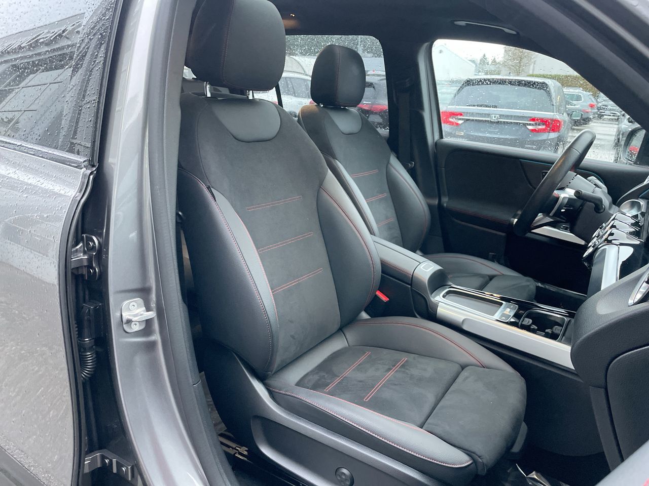 2024 Mercedes-Benz EQB300