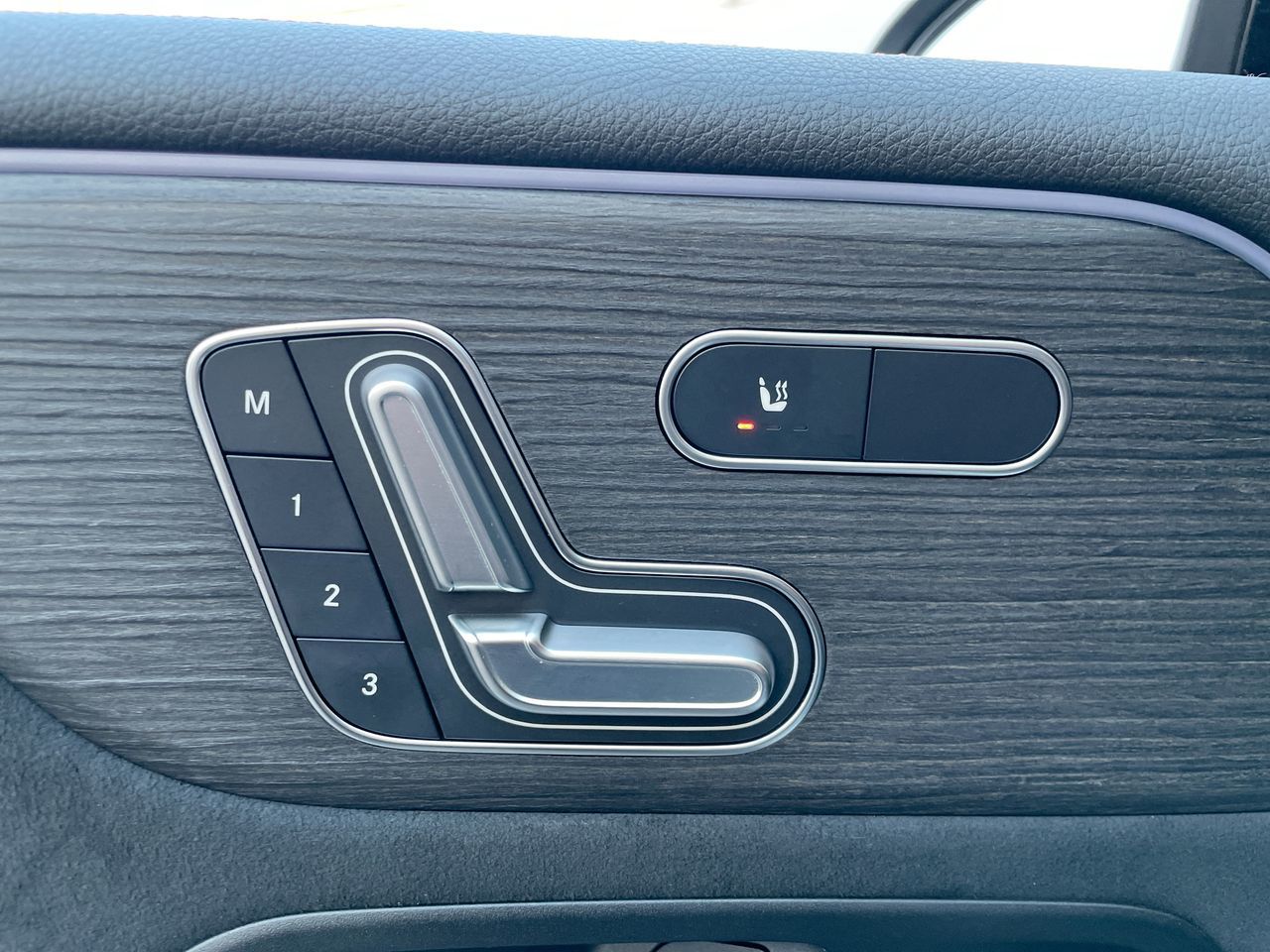 Mercedes-Benz EQB300  2024 à Richmond, Colombie-Britannique