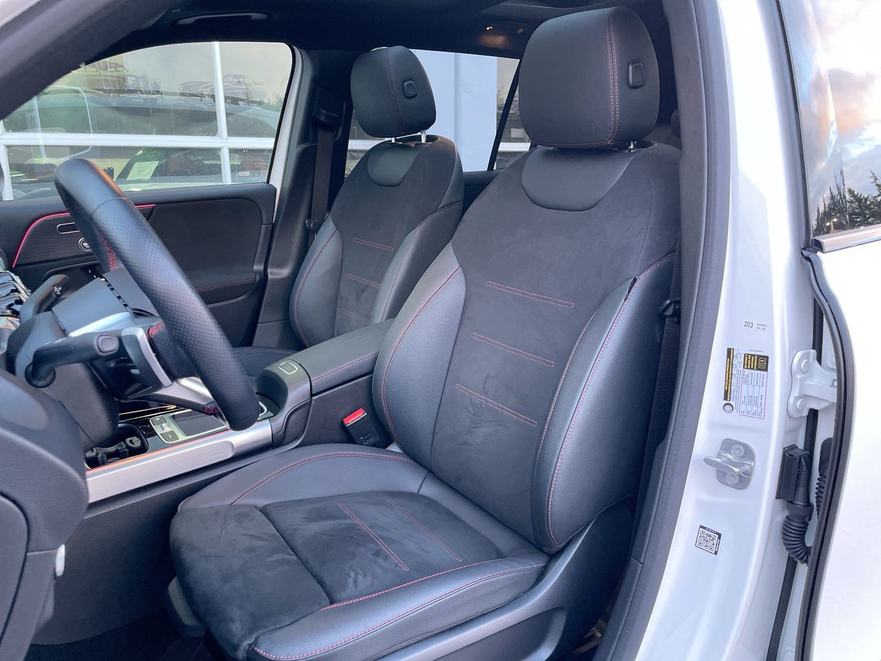 Mercedes-Benz EQB300  2024 à Richmond, Colombie-Britannique