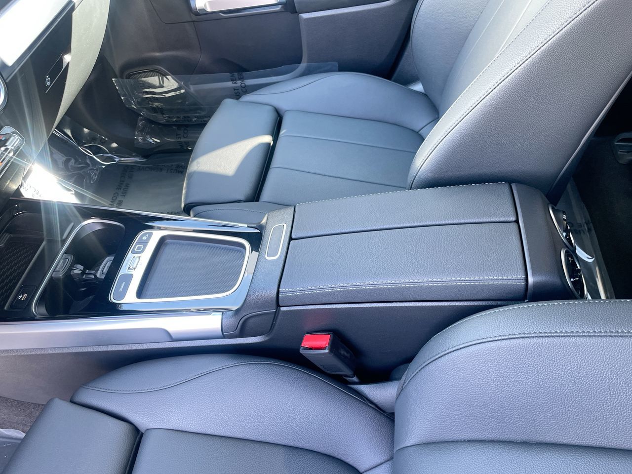 2025 Mercedes-Benz EQB300