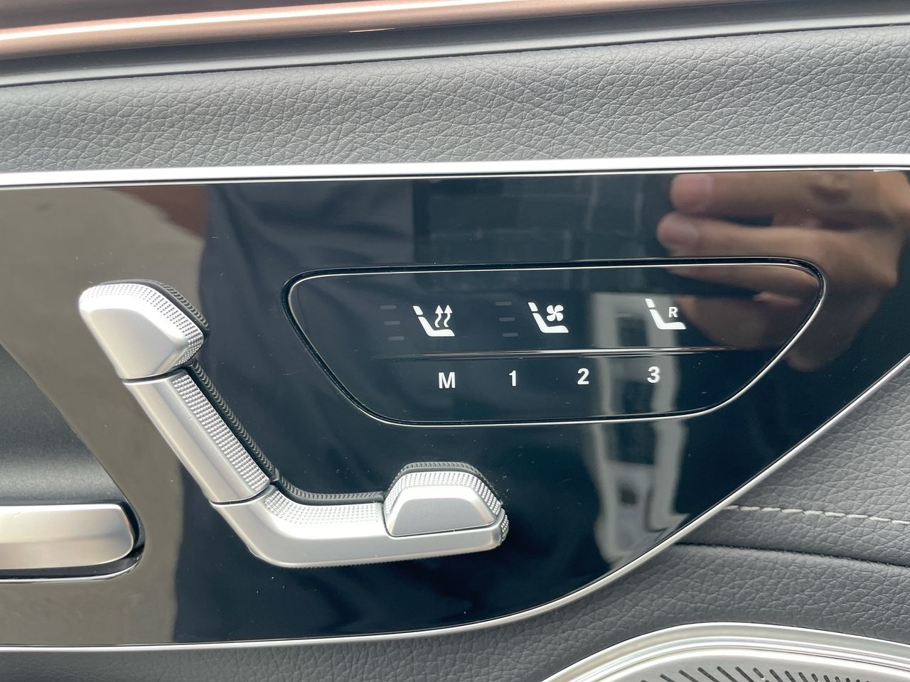 2023 Mercedes-Benz EQS450