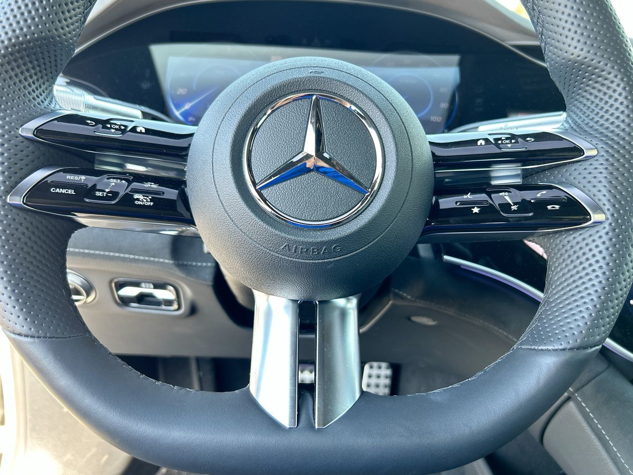 2022  EQS580