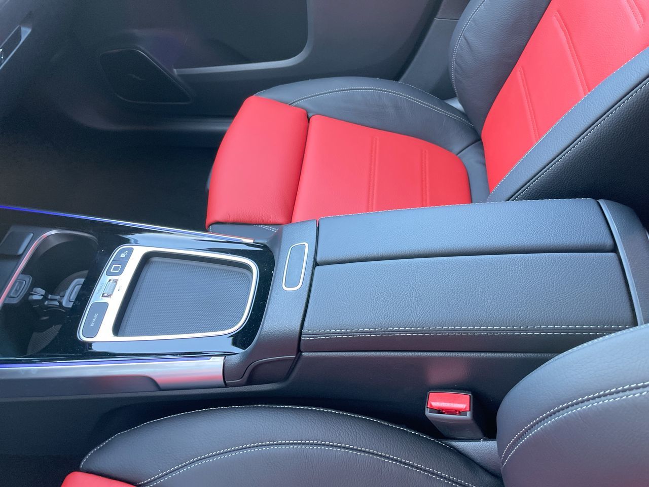 2026 Mercedes-Benz GLB