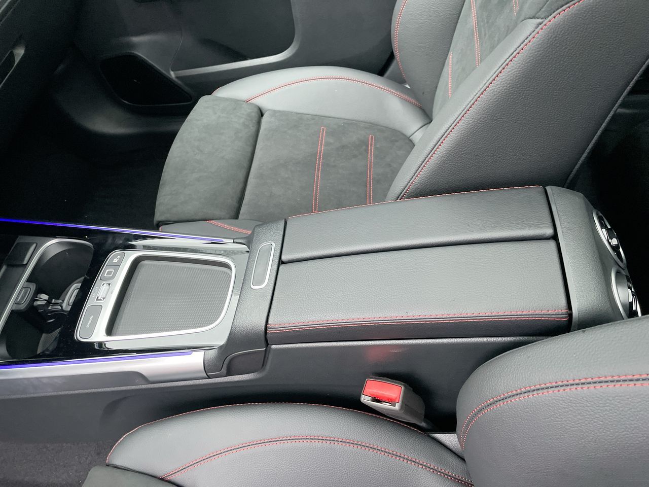 2026 Mercedes-Benz GLB