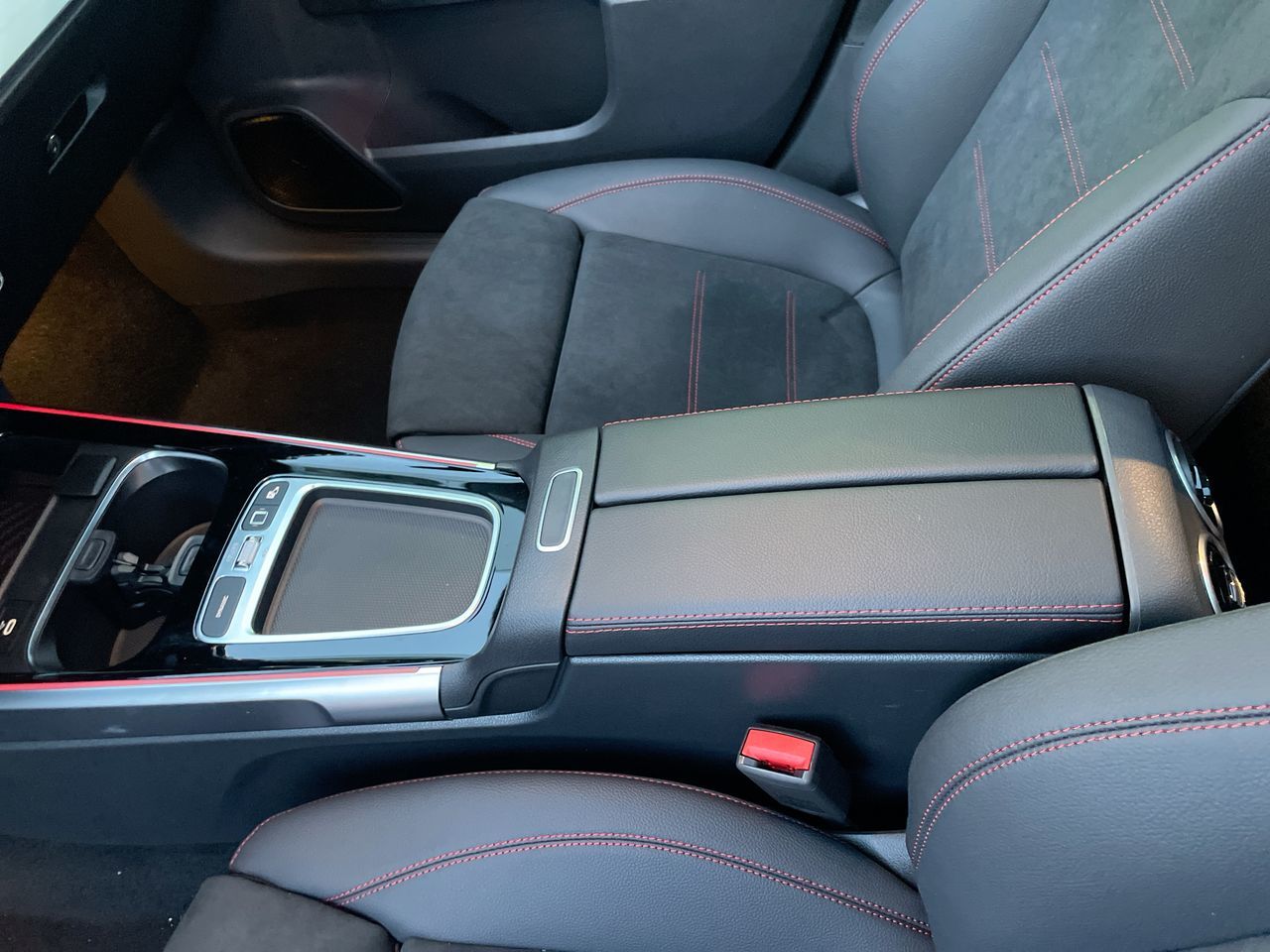 2026 Mercedes-Benz GLB