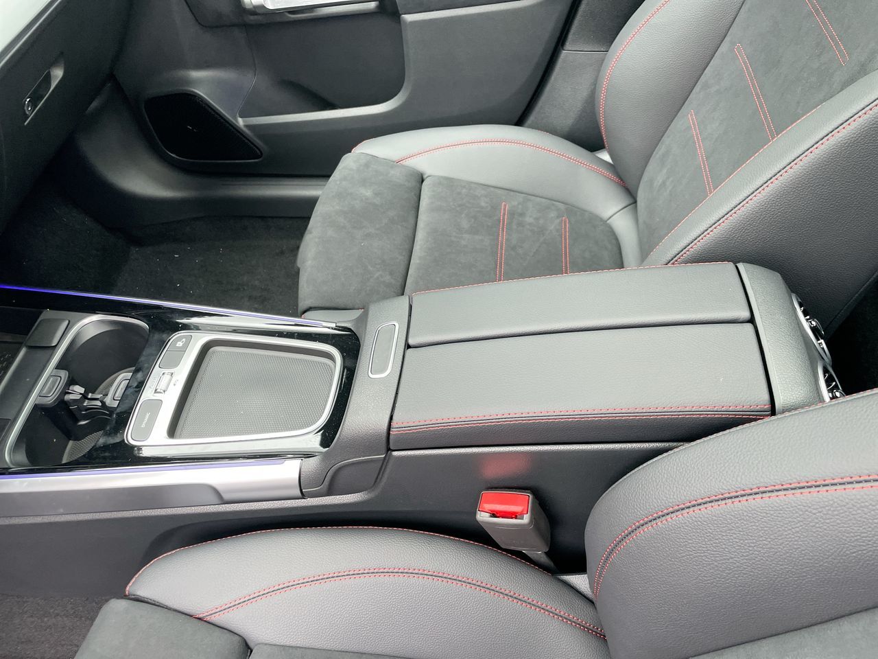 2026 Mercedes-Benz GLB