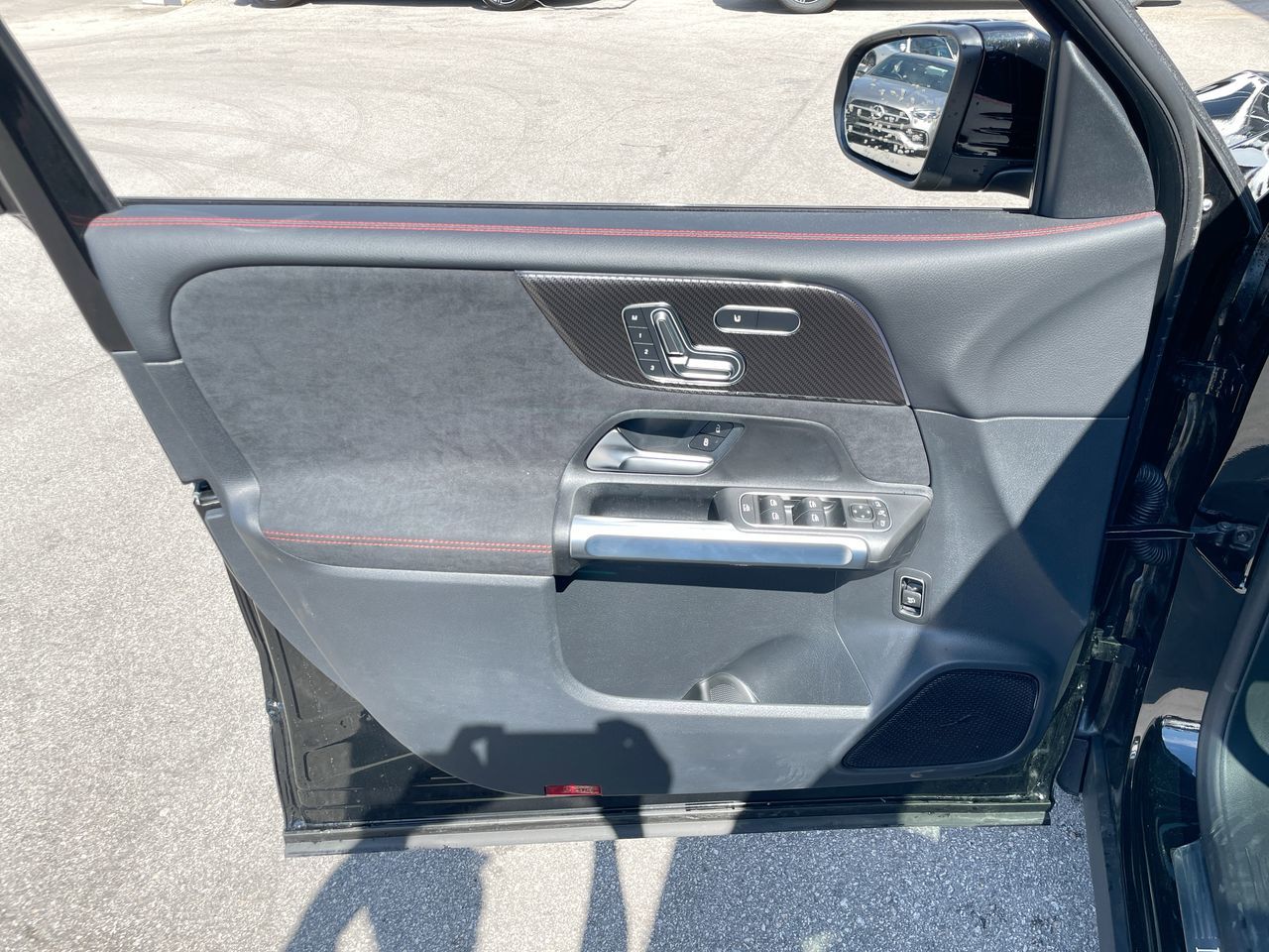 2026 Mercedes-Benz GLB