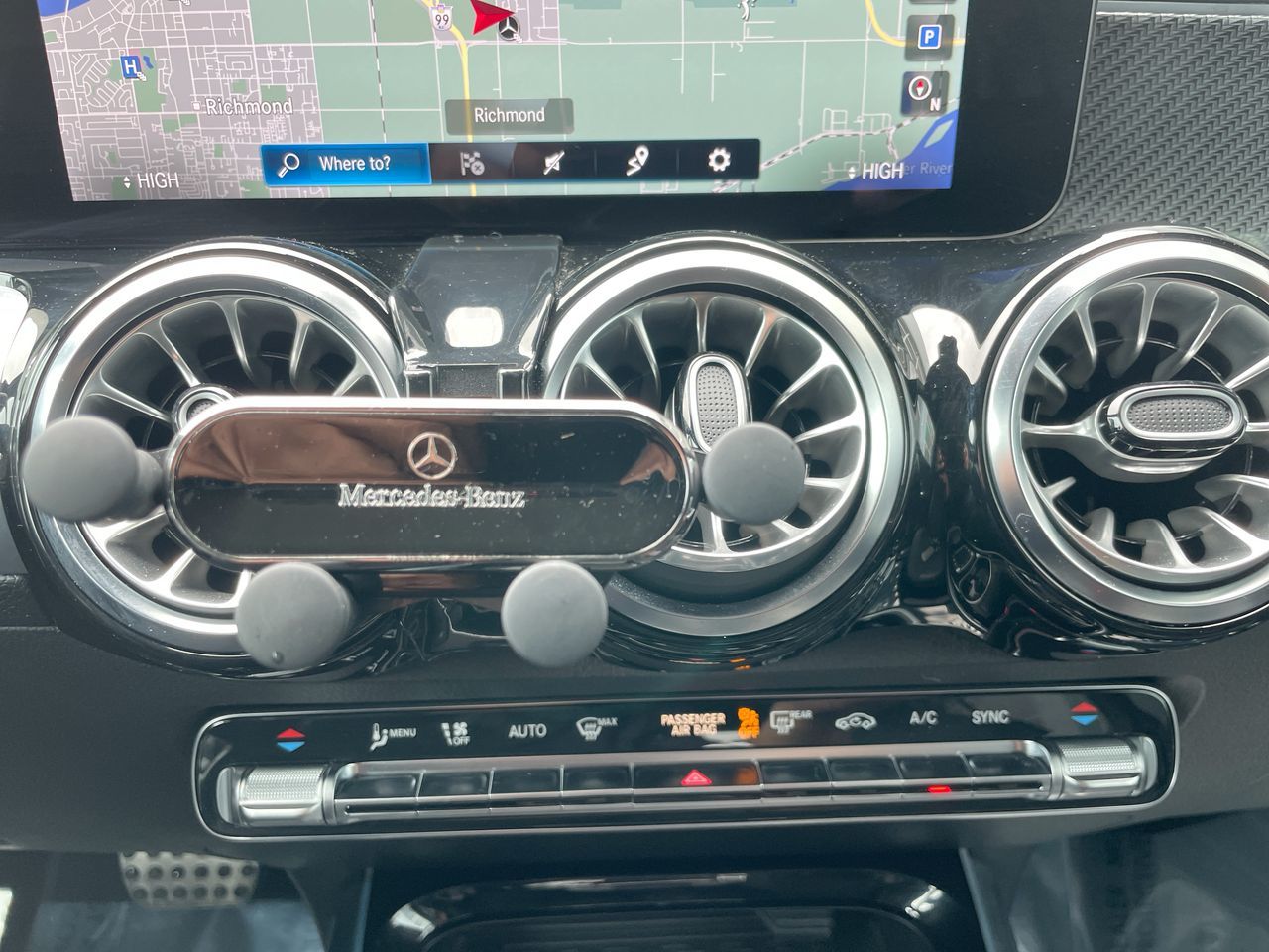 2022 Mercedes-Benz GLB250 in Richmond, British Columbia