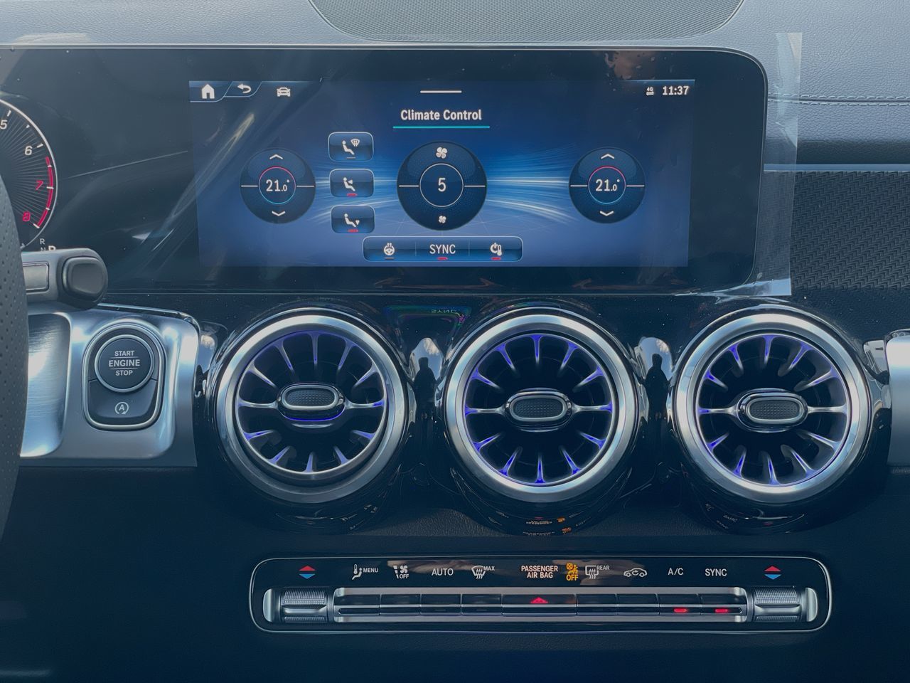 2025 Mercedes-Benz GLB250 in Richmond, British Columbia