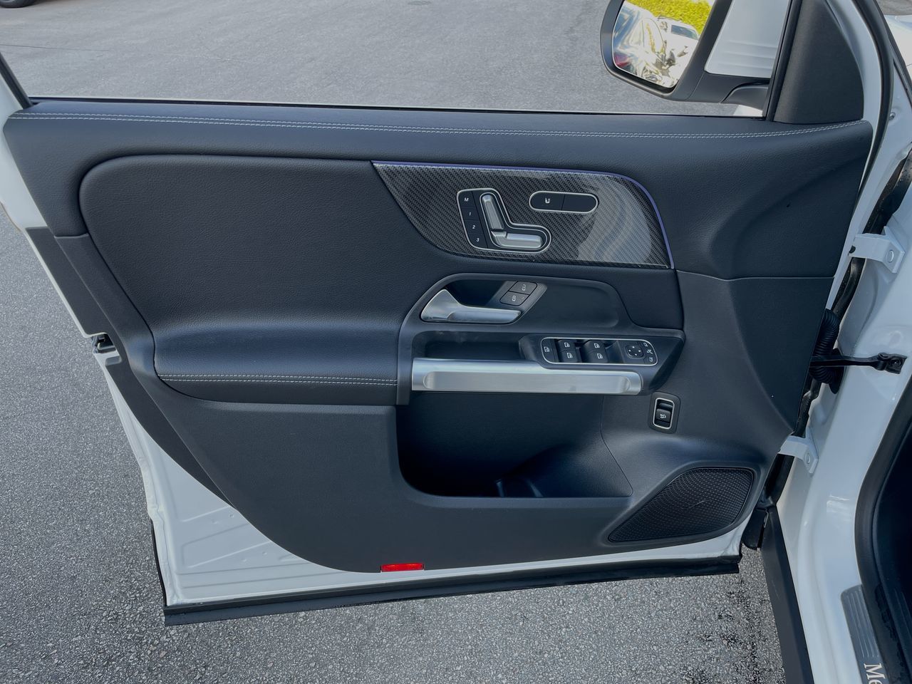 2025 Mercedes-Benz GLB250 in Richmond, British Columbia