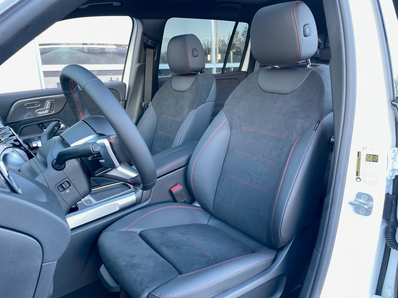 2025 Mercedes-Benz GLB250 in Richmond, British Columbia