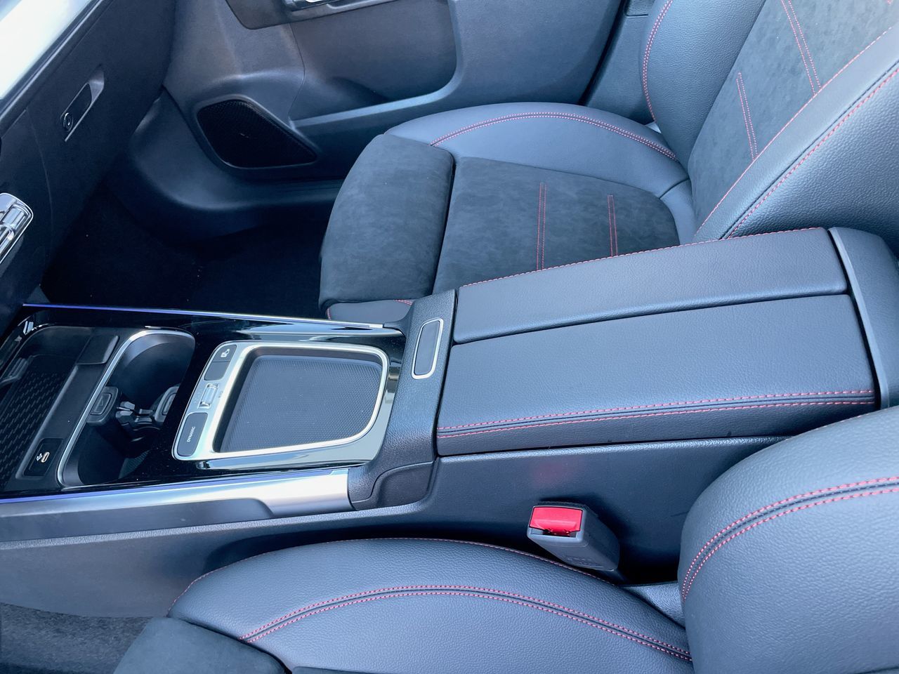 2025 Mercedes-Benz GLB250 in Richmond, British Columbia