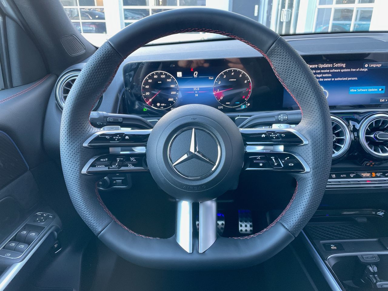 2025 Mercedes-Benz GLB250 in Richmond, British Columbia