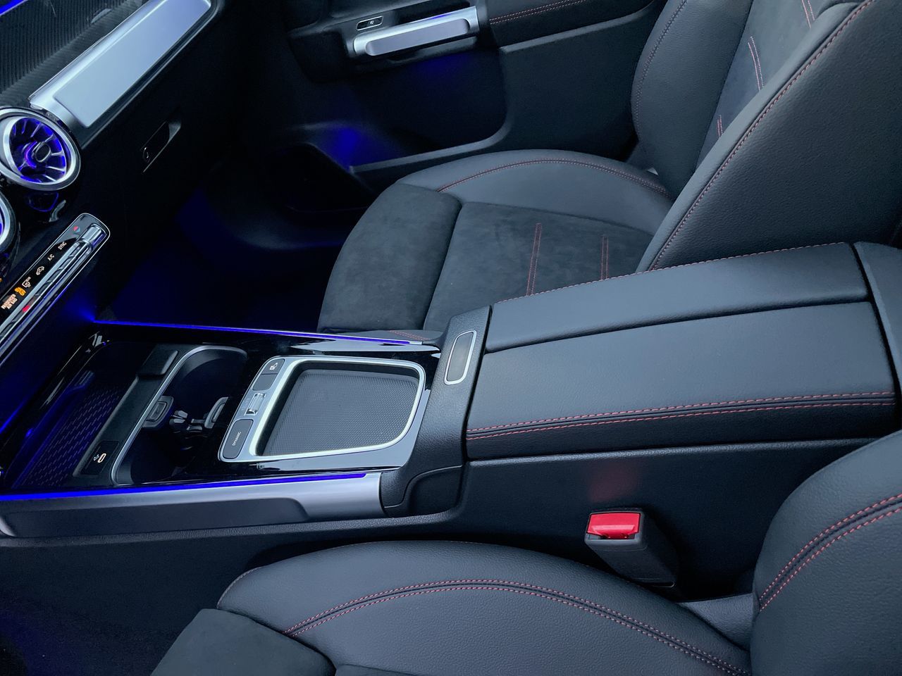 2025 Mercedes-Benz GLB250 in Richmond, British Columbia